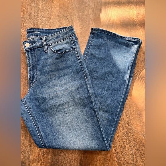 Old Navy Bootcut Wow Jeans size 8 Mid Rise - Picture 5 of 7